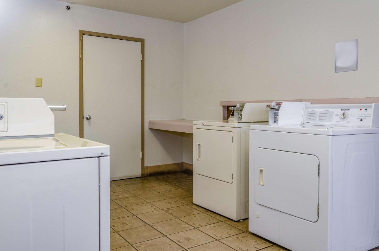 Studio 6-Fresno, Ca - Extended Stay Pinedale Exterior photo